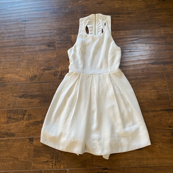 L’Atiste Open Back Fit And Flare Dress - Picture 2 of 5